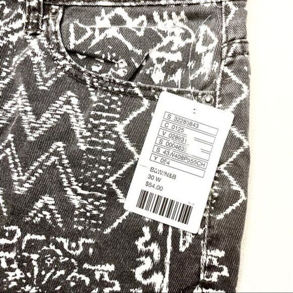 BDG Super Hi Rise Black Print Jean Shorts Nwt 30 - Picture 6 of 8